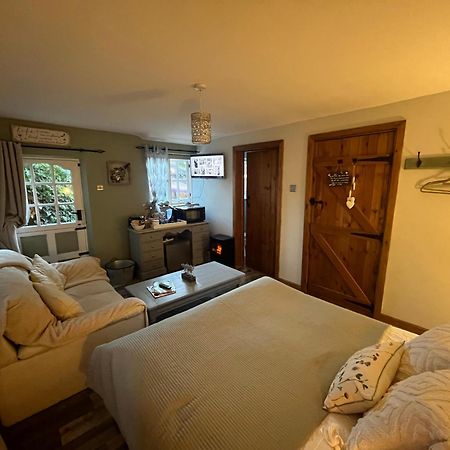 Pear Tree Cottage Courtyard Шрусбері Екстер'єр фото