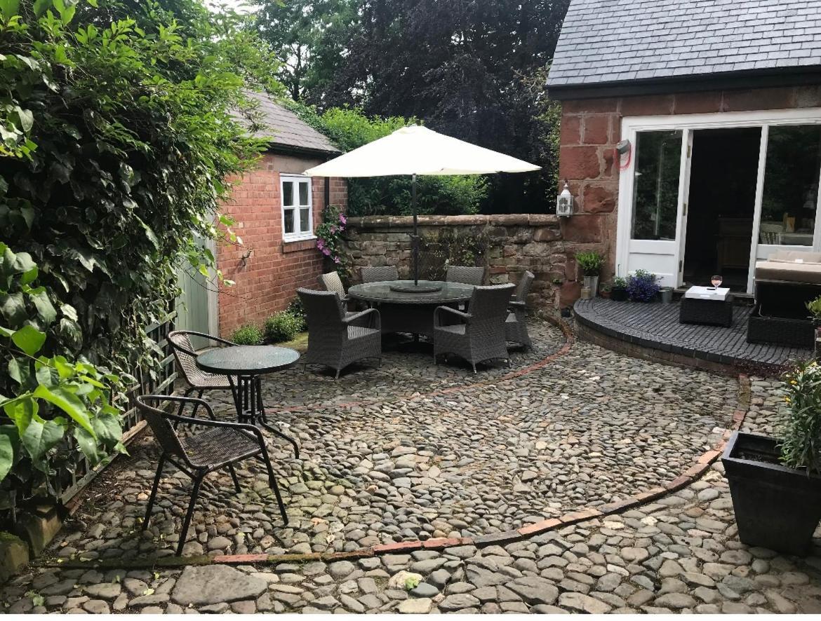 Pear Tree Cottage Courtyard Шрусбері Екстер'єр фото
